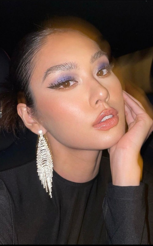 Discover Unforgettable Moments with Yvette Énigme Today 1 Mis Fotos