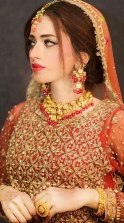 Bérénice Éclatante Unveils Your Ultimate Parisian Fantasy