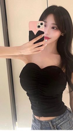 Experience Unforgettable Moments with Héloïse Furtive in Paris