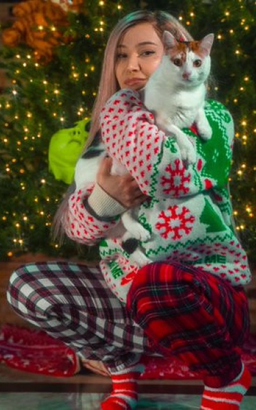 Experience Unforgettable Nights with Élodie Minuit by Your Side